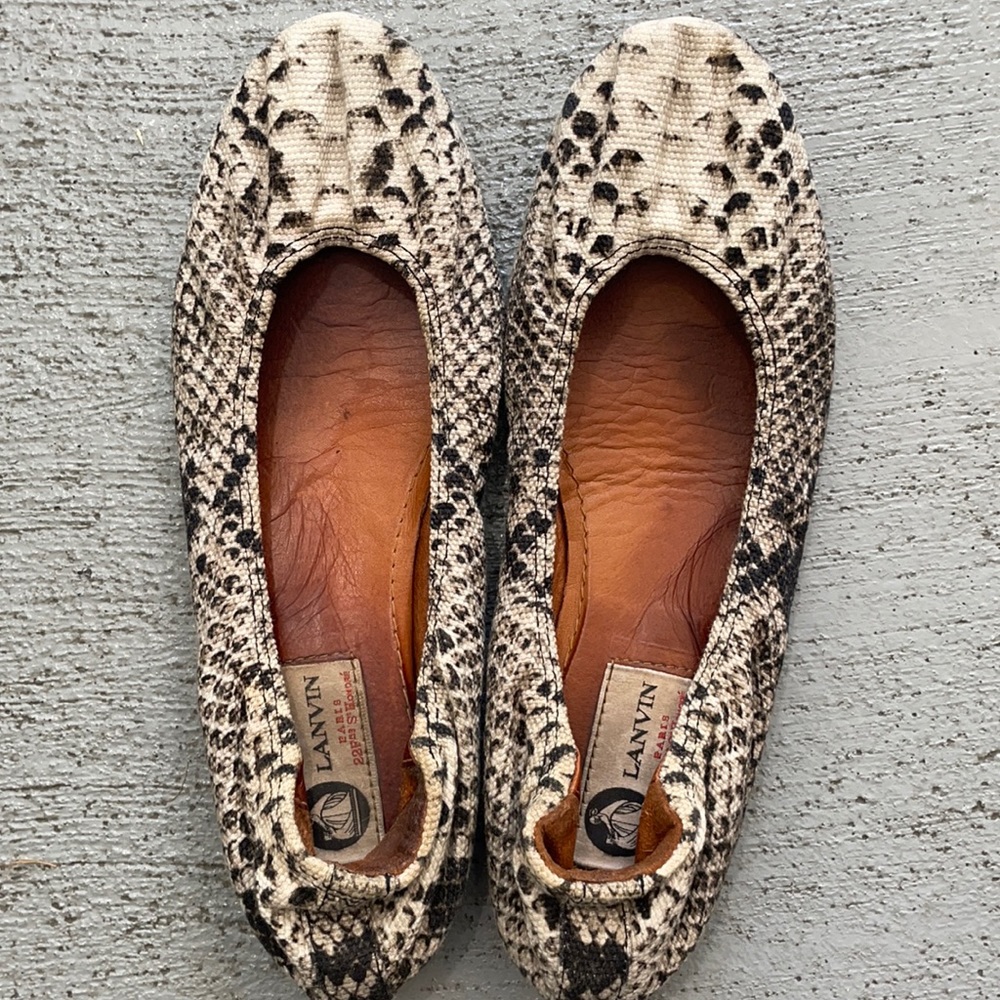 Lavin snakeskin print flats size 7